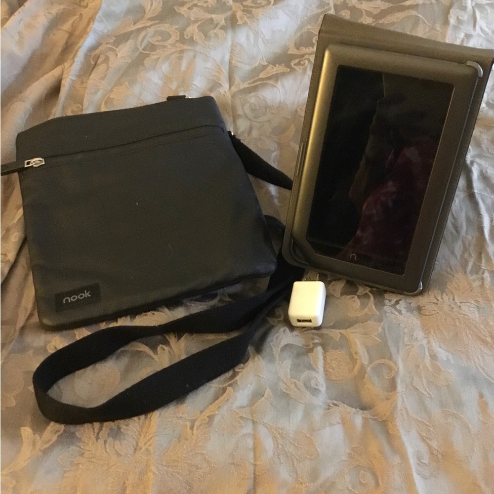 Nook tablet/nook cover/ nook bag crossover